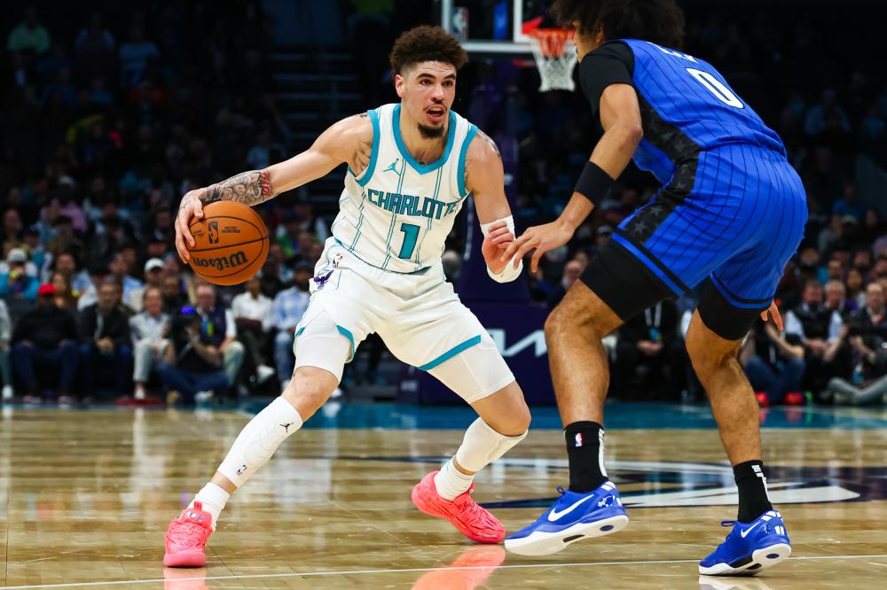 一个年轻球 一个年轻球