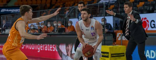 内人士的关 内人士的关