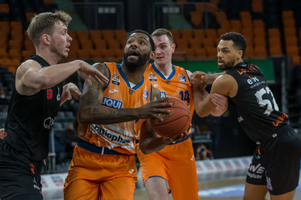 通过分析中 通过分析中